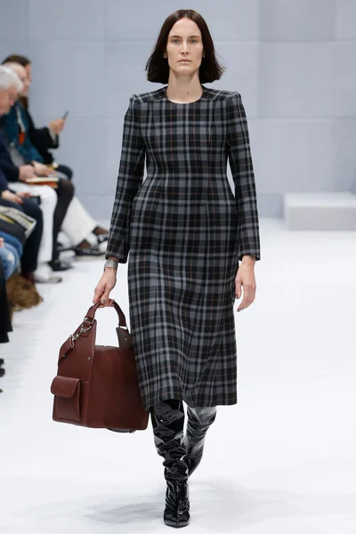 Look 3